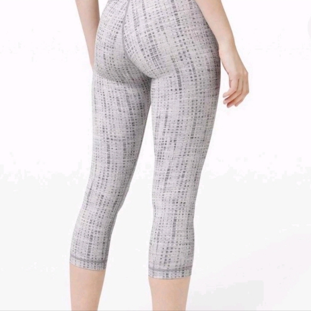 Lululemon Gym Pants Capris Yoga Workout Gray White Tan Hi Rise Women's 2 EUC